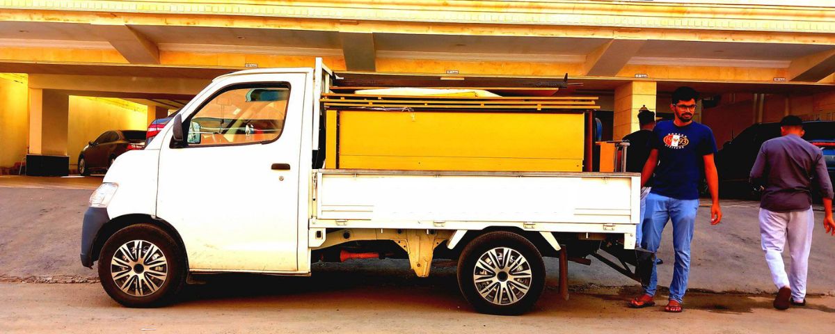 Dabbab Truck available for moving services