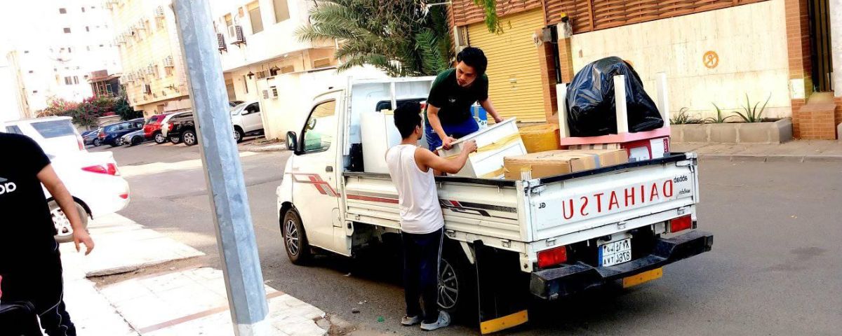 Dabbab Truck available for moving services